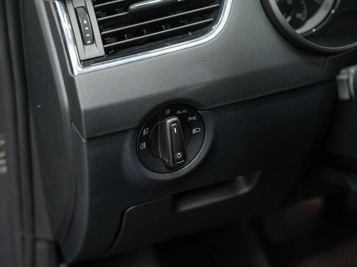 Б/У Шкода Октавия 2017 года. Фото: #15