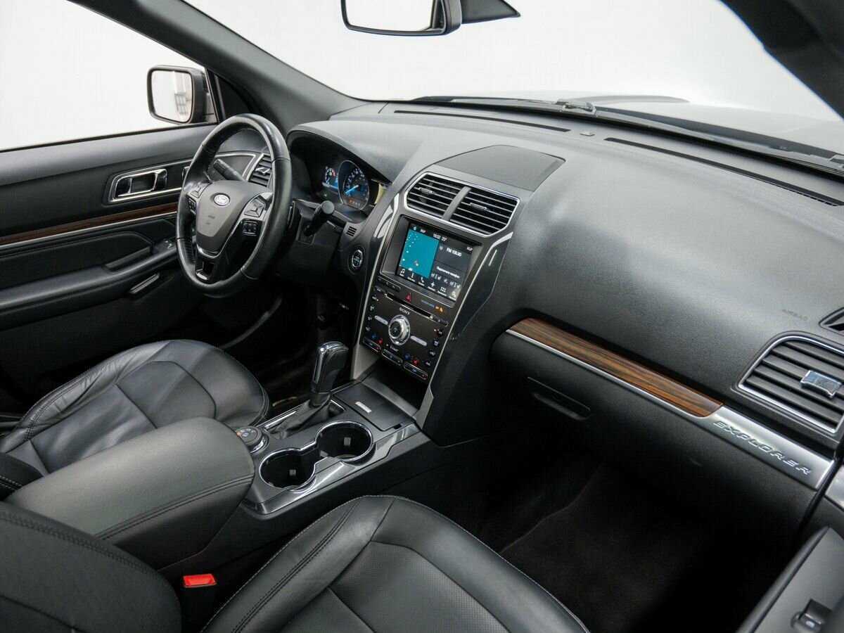 Ford Explorer 2017 года с пробегом. Фото: #6