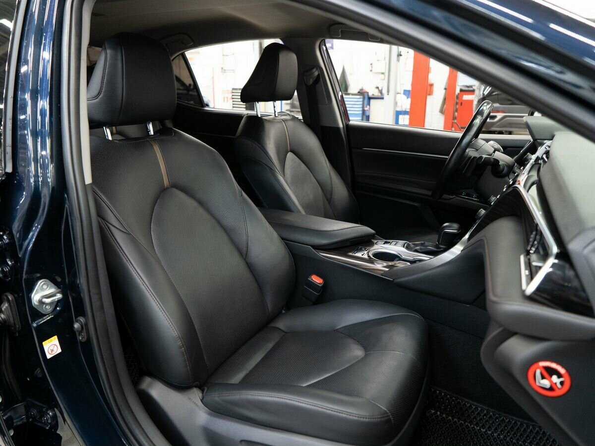 Toyota Camry 2018 года с пробегом. Фото: #9