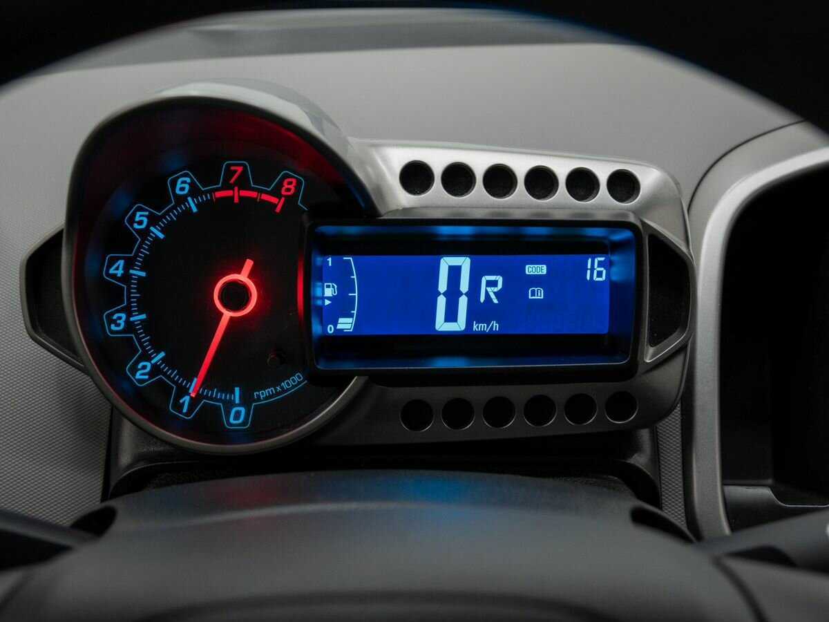 Б/У Шевроле Авео 2012 года. Фото: #16