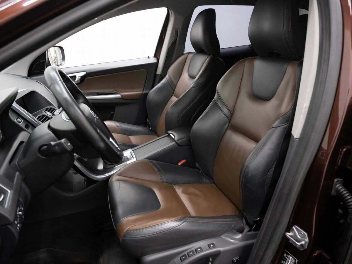 Б/У Вольво ИксЦ60 2014 года. Фото: #7