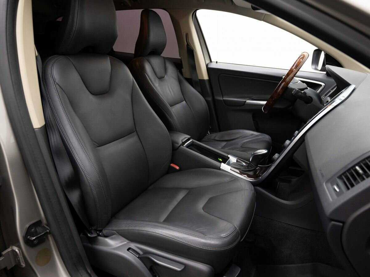 Б/У Вольво ИксЦ60 2012 года. Фото: #11