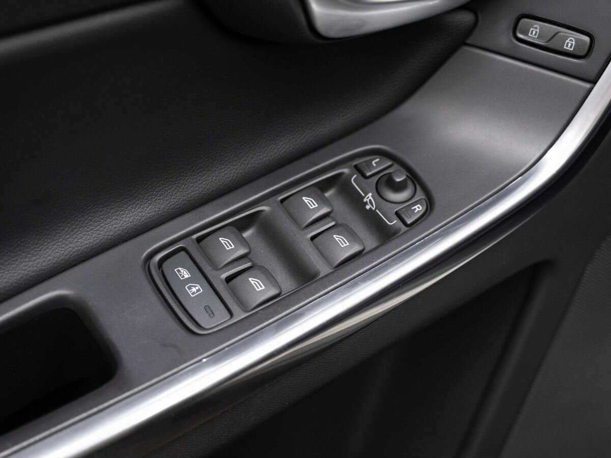 Б/У Вольво ИксЦ60 2012 года. Фото: #15