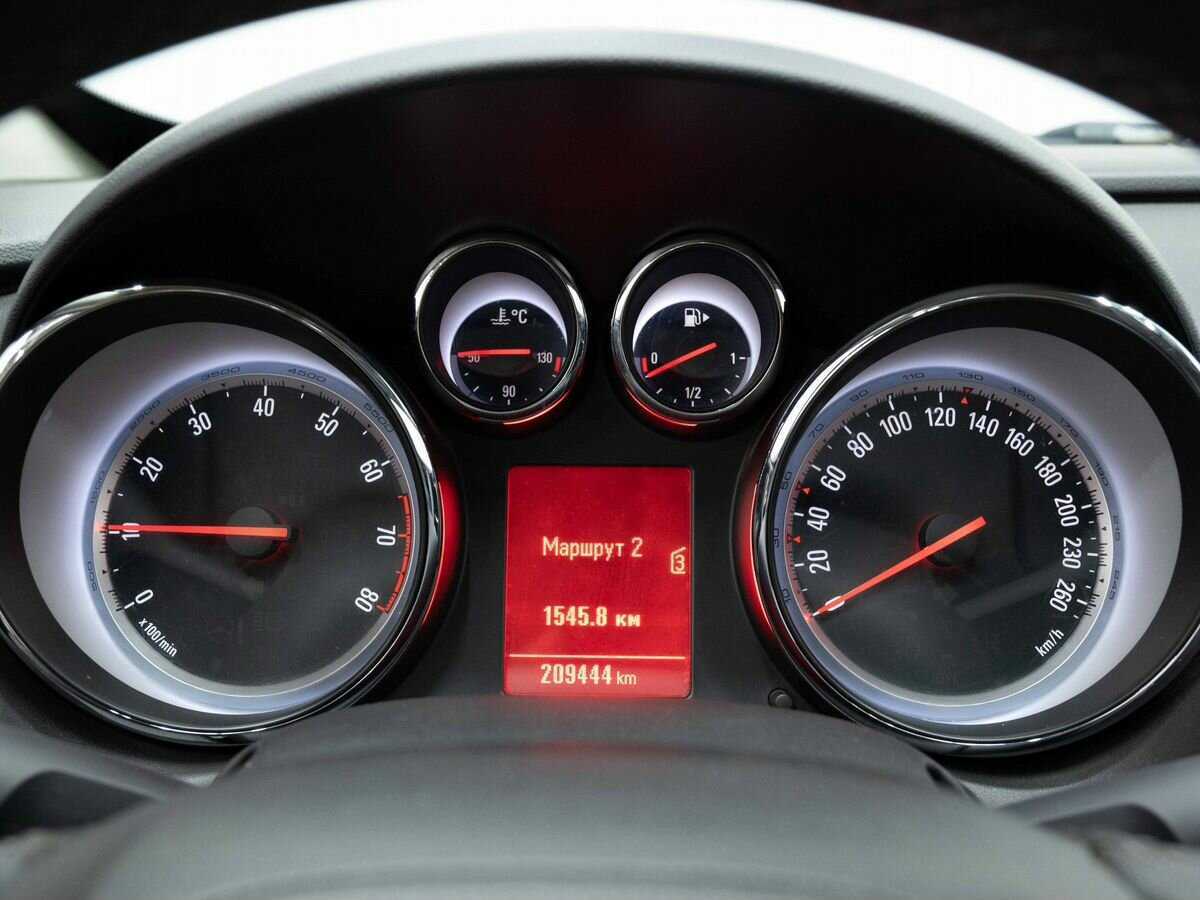 Б/У Опель Астра 2013 года. Фото: #15