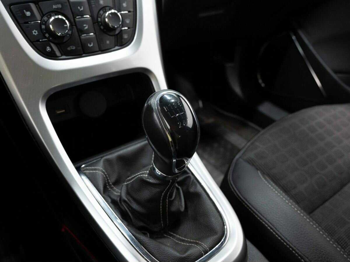 Б/У Опель Астра 2013 года. Фото: #20