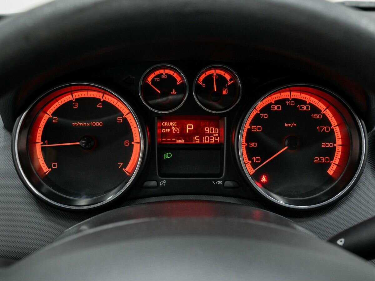 Б/У Пежо 408 2013 года. Фото: #21