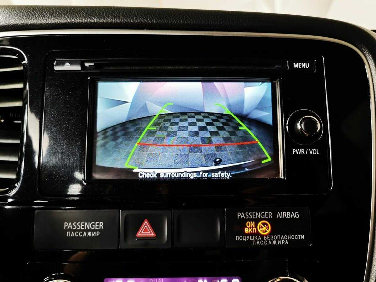 Б/У Митсубиши Оутлэндер 2016 года. Фото: #15