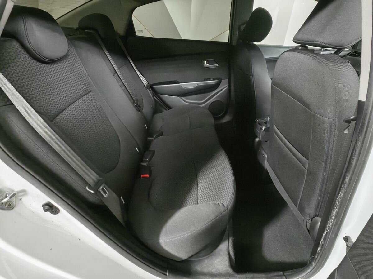 Б/У Киа Рио 2013 года. Фото: #11