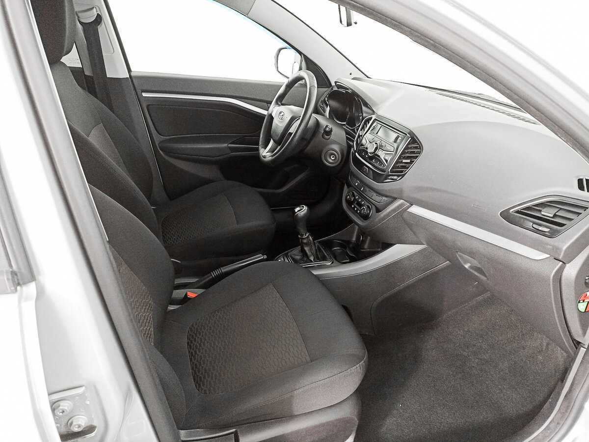 Б/У Лада (ВАЗ) Веста 2015 года. Фото: #10