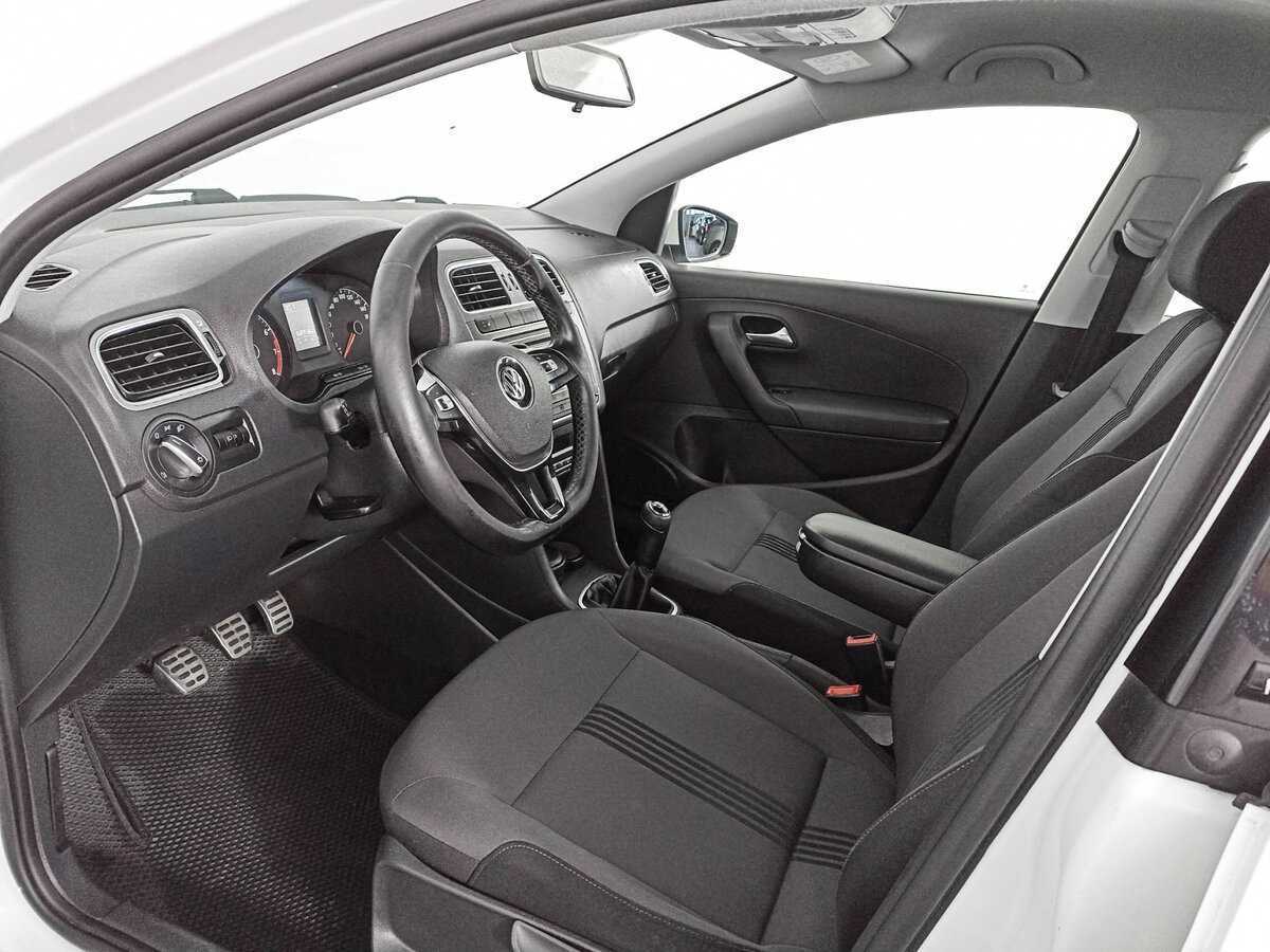 Б/У Фольксваген Поло 2017 года. Фото: #13