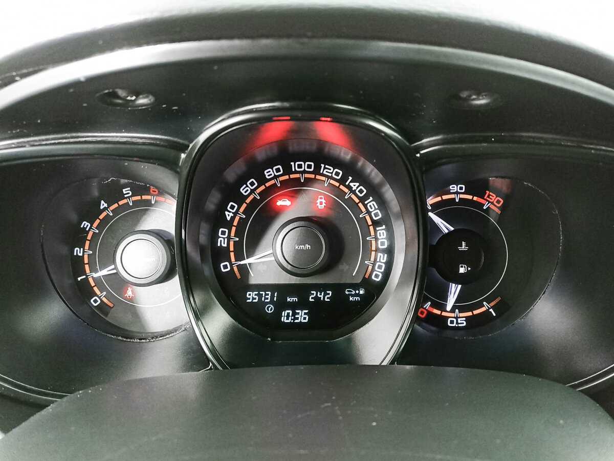 Б/У Лада (ВАЗ) Веста 2017 года. Фото: #10