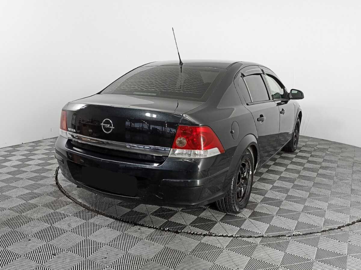Б/У Опель Астра 2012 года. Фото: #4
