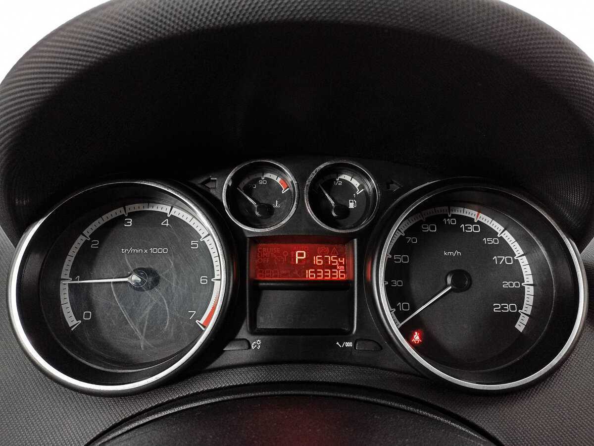 Б/У Пежо 408 2012 года. Фото: #9