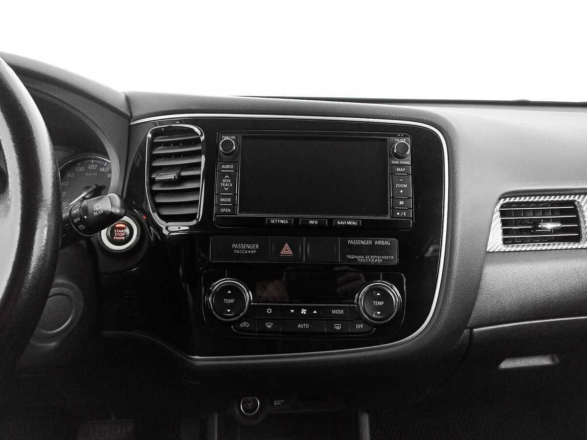 Б/У Митсубиши Оутлэндер 2014 года. Фото: #10