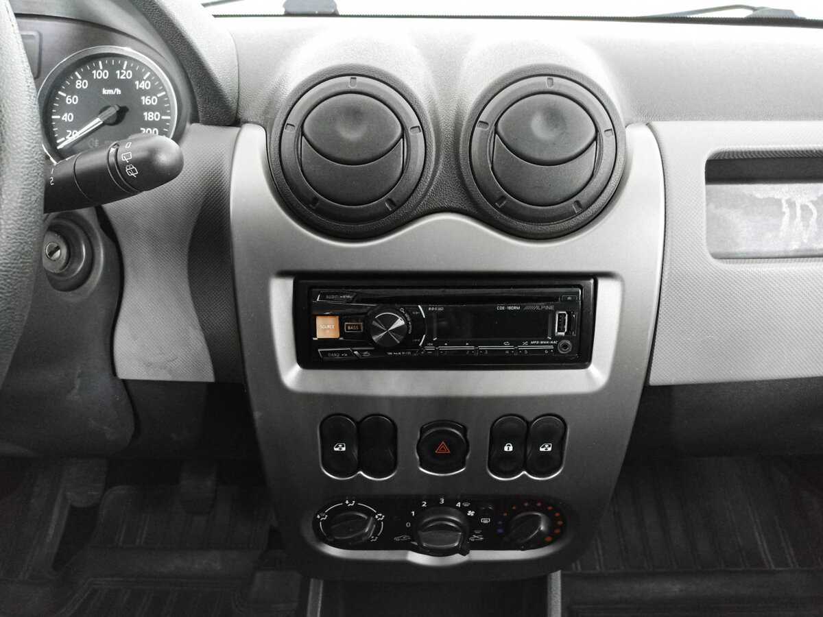 Б/У Рено Сандеро 2014 года. Фото: #11