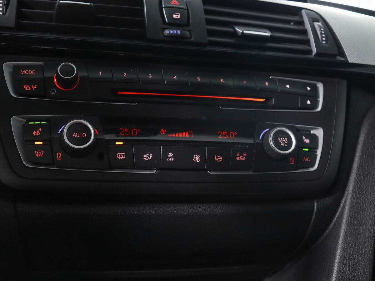 BMW 3 серии 2015 года с пробегом. Фото: #17