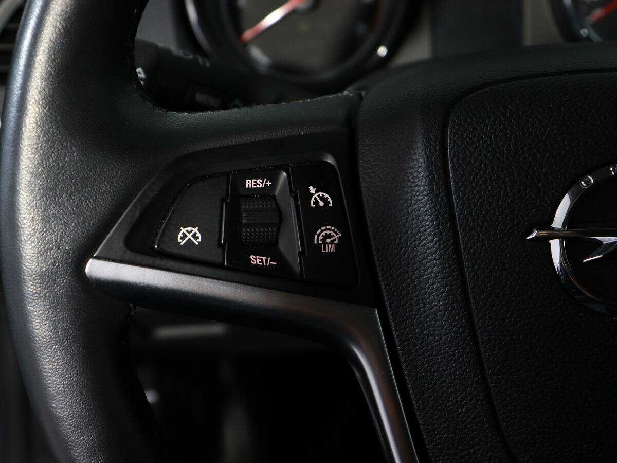 Б/У Опель Астра 2014 года. Фото: #15