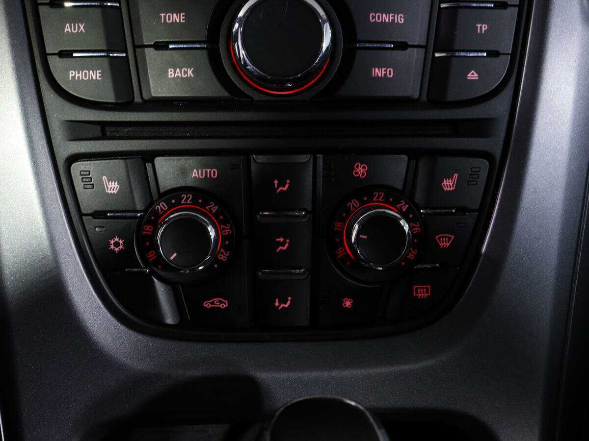 Б/У Опель Астра 2012 года. Фото: #16