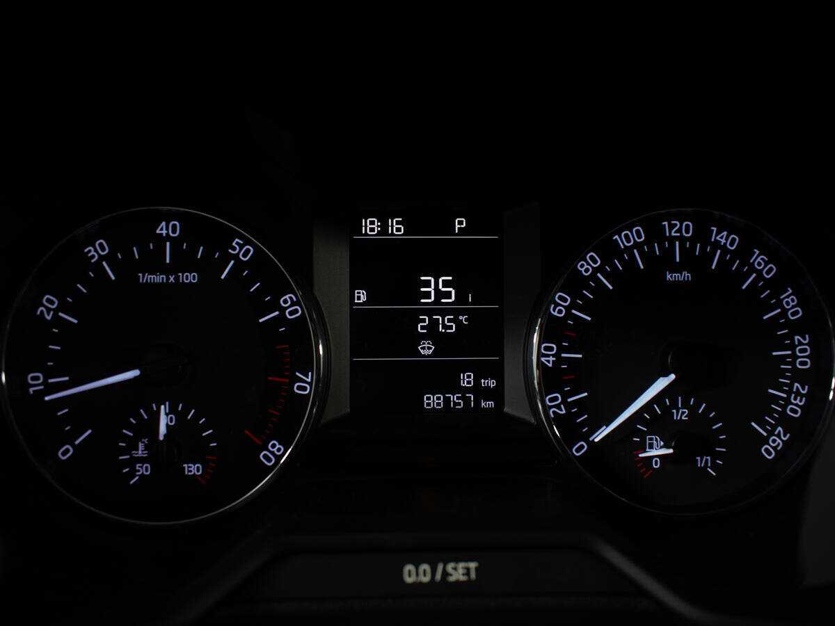 Б/У Шкода Октавия 2016 года. Фото: #7