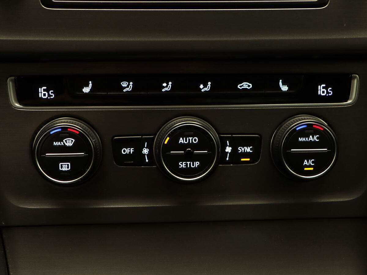 Б/У Фольксваген Гольф 2013 года. Фото: #16