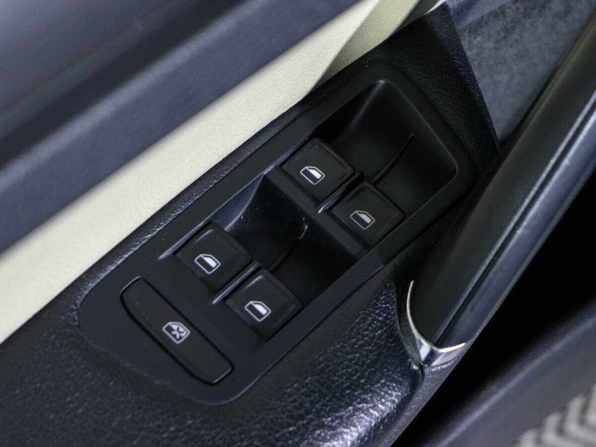 Б/У Фольксваген Гольф 2013 года. Фото: #16