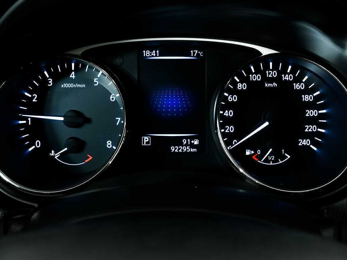 Б/У Ниссан Икс-Трейл 2015 года. Фото: #9