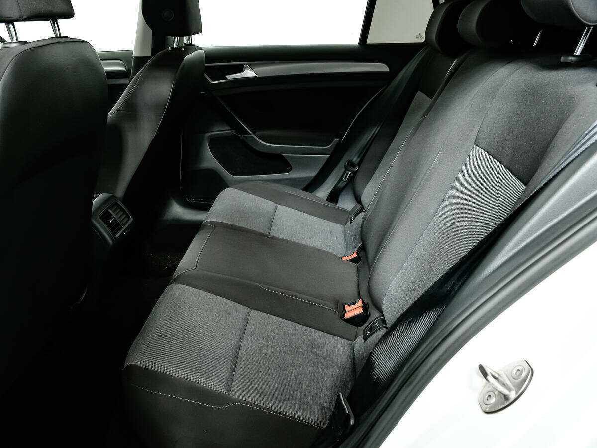 Б/У Фольксваген Гольф 2015 года. Фото: #11