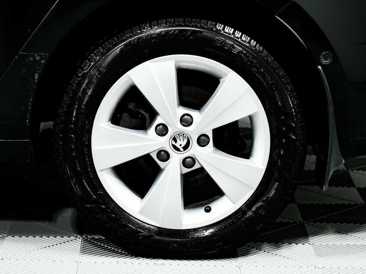 Б/У Шкода Октавия 2017 года. Фото: #13