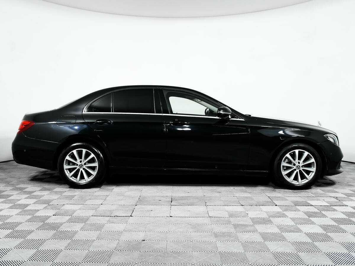 Mercedes-Benz E-Класс 2019 года с пробегом. Фото: #3