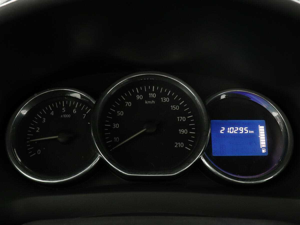 Б/У Рено Логан 2014 года. Фото: #6