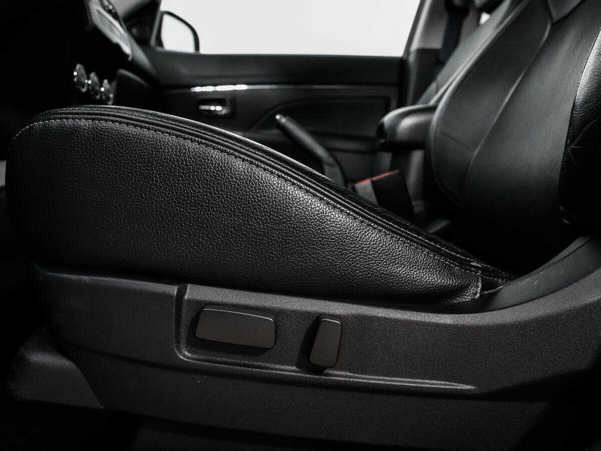 Б/У Митсубиши АС-Икс 2012 года. Фото: #9