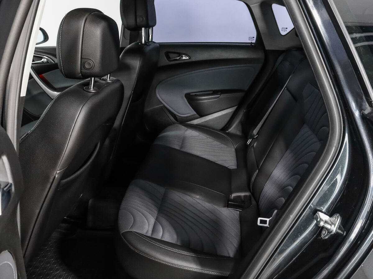 Б/У Опель Астра 2013 года. Фото: #9