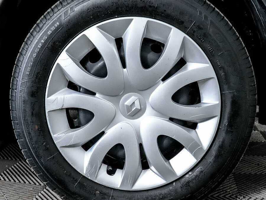 Б/У Рено Сандеро 2015 года. Фото: #16