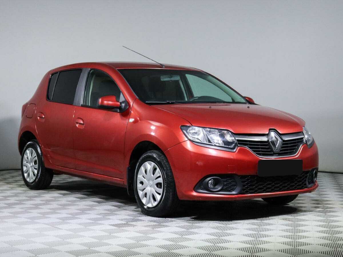 Б/У Рено Сандеро 2015 года. Фото: #2