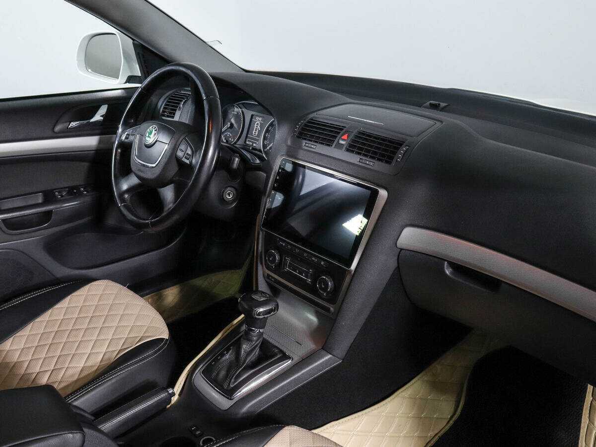 Б/У Шкода Октавия 2012 года. Фото: #8