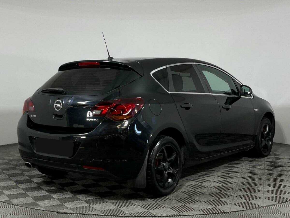 Б/У Опель Астра 2012 года. Фото: #4