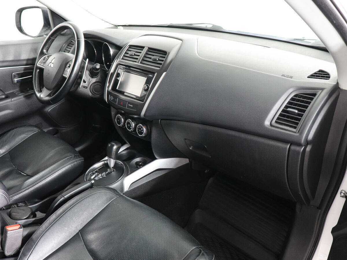 Б/У Митсубиши АС-Икс 2013 года. Фото: #9