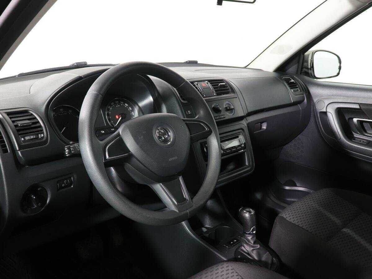 Б/У Шкода Фабия 2014 года. Фото: #8