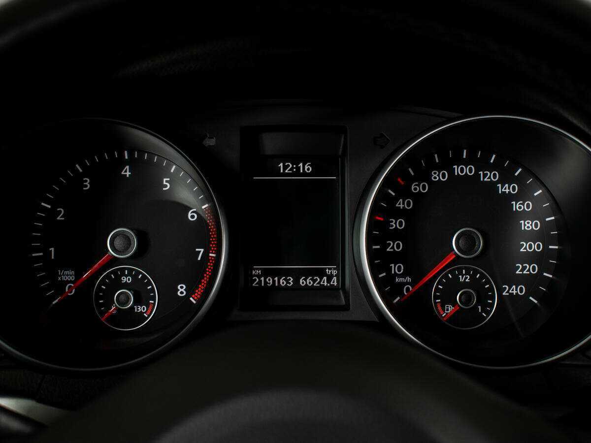 Б/У Фольксваген Гольф 2012 года. Фото: #9