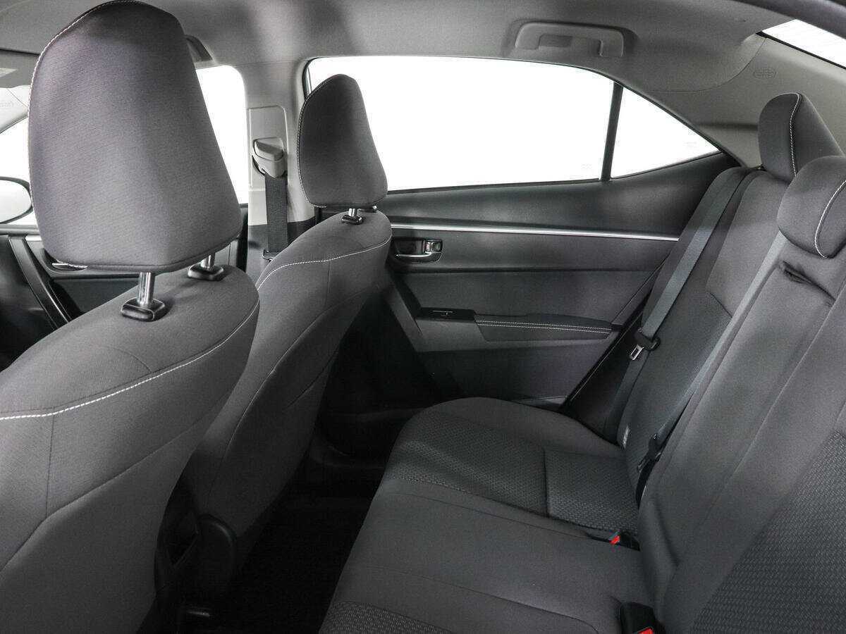 Б/У Тойота Королла 2017 года. Фото: #11