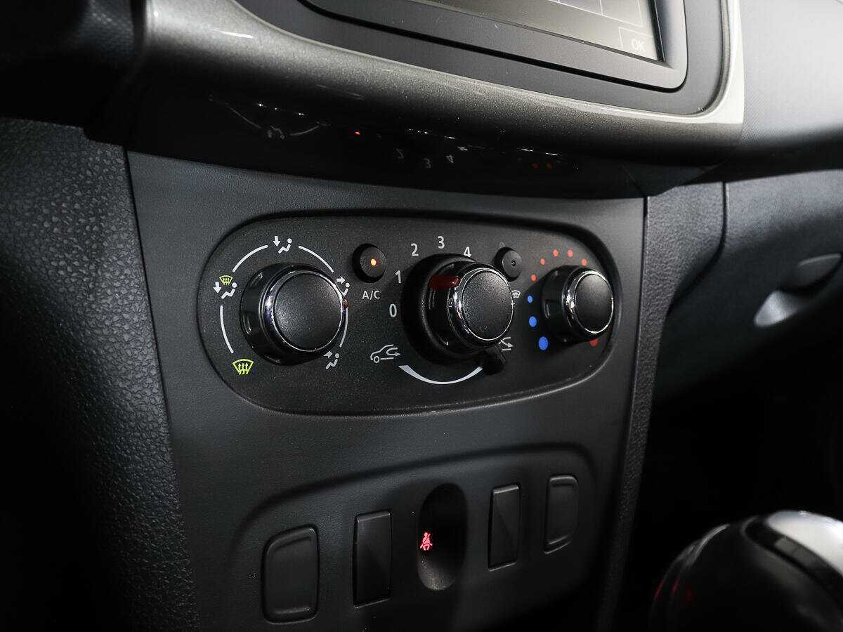 Б/У Рено Логан 2020 года. Фото: #14