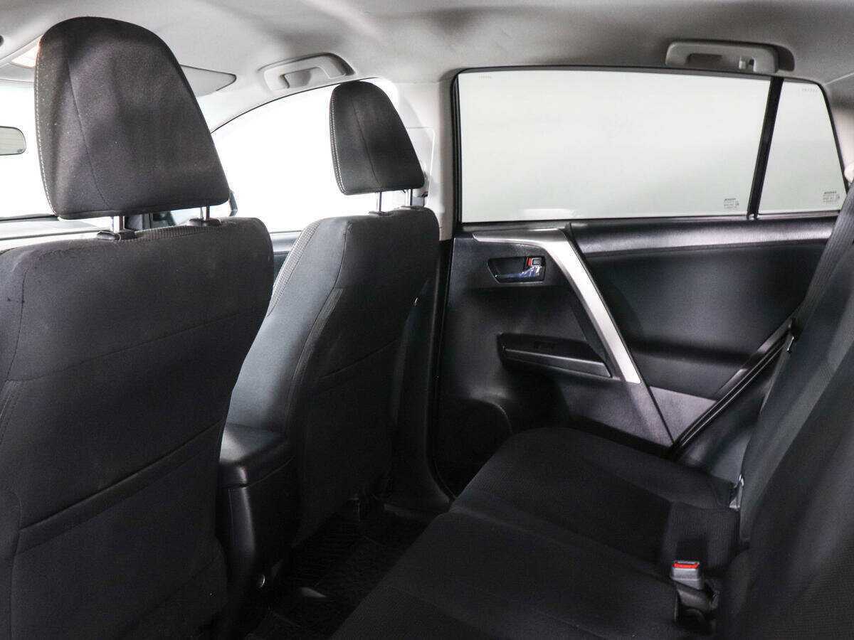 Toyota RAV4 2017 года с пробегом. Фото: #7