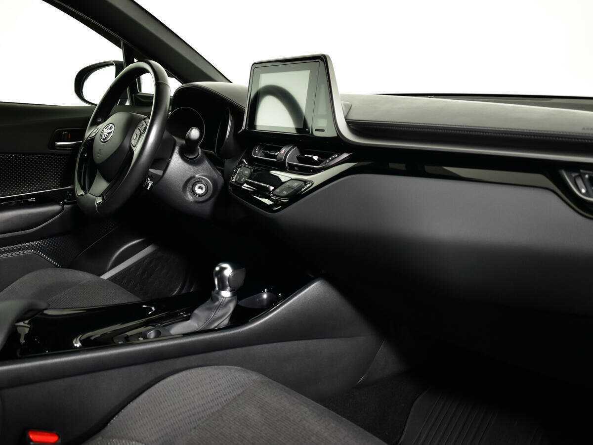 Toyota C-HR 2019 года с пробегом. Фото: #8