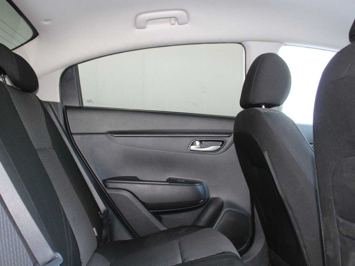 Б/У Киа Рио 2018 года. Фото: #14