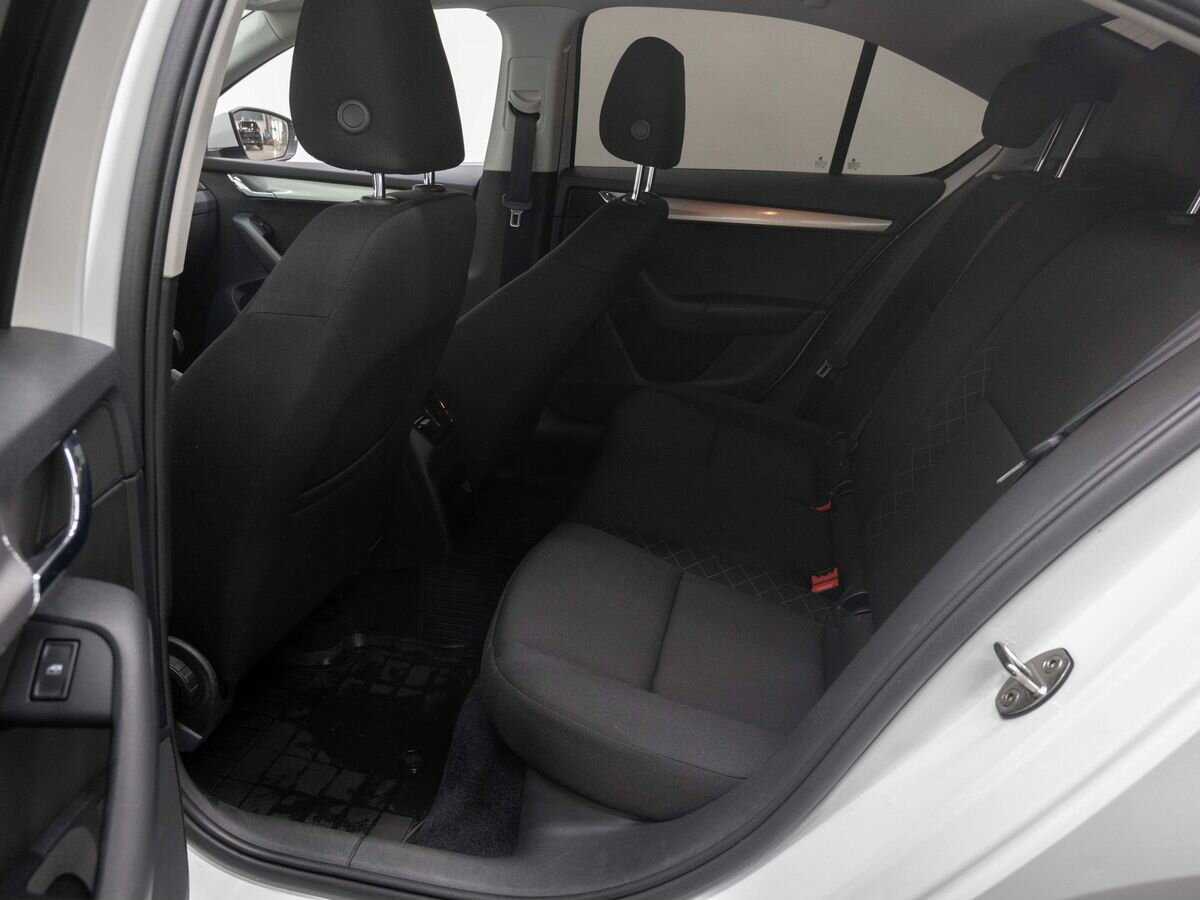 Б/У Шкода Октавия 2019 года. Фото: #9