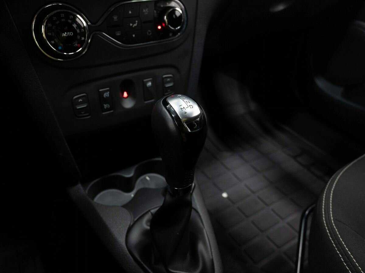 Б/У Рено Сандеро 2017 года. Фото: #19