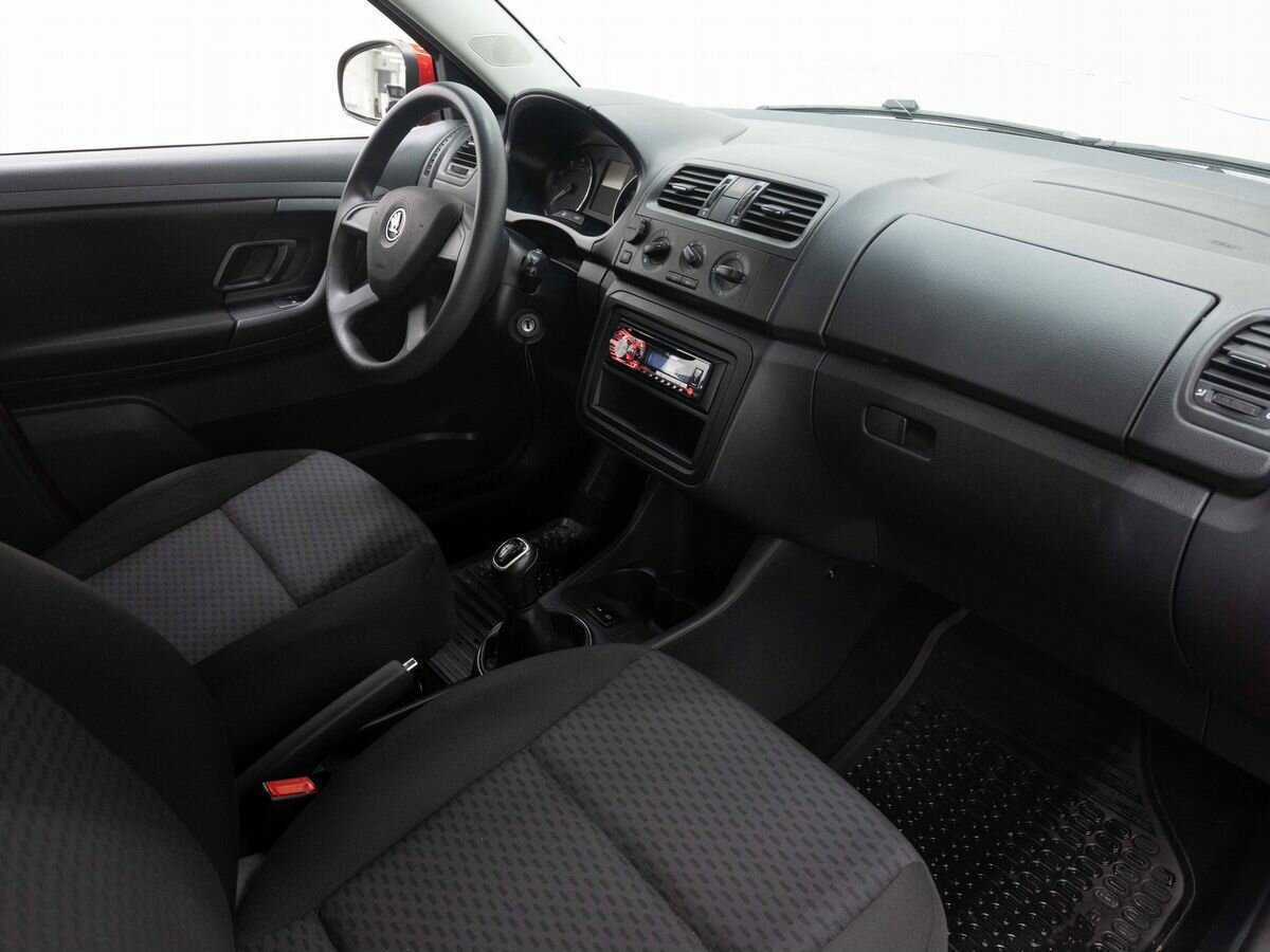 Б/У Шкода Фабия 2013 года. Фото: #11