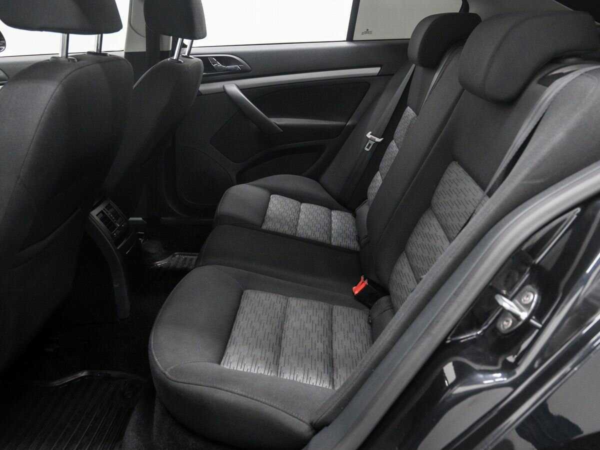 Б/У Шкода Октавия 2012 года. Фото: #10