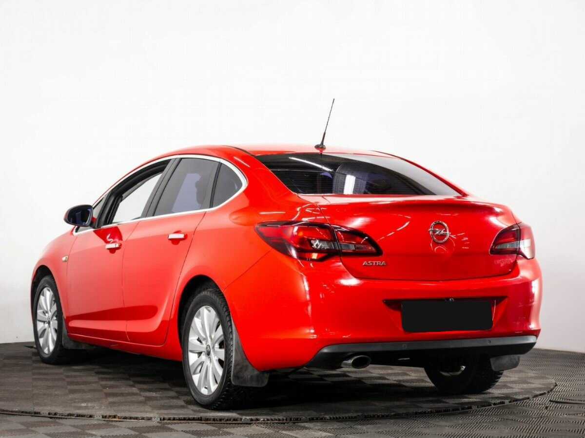 Б/У Опель Астра 2013 года. Фото: #5