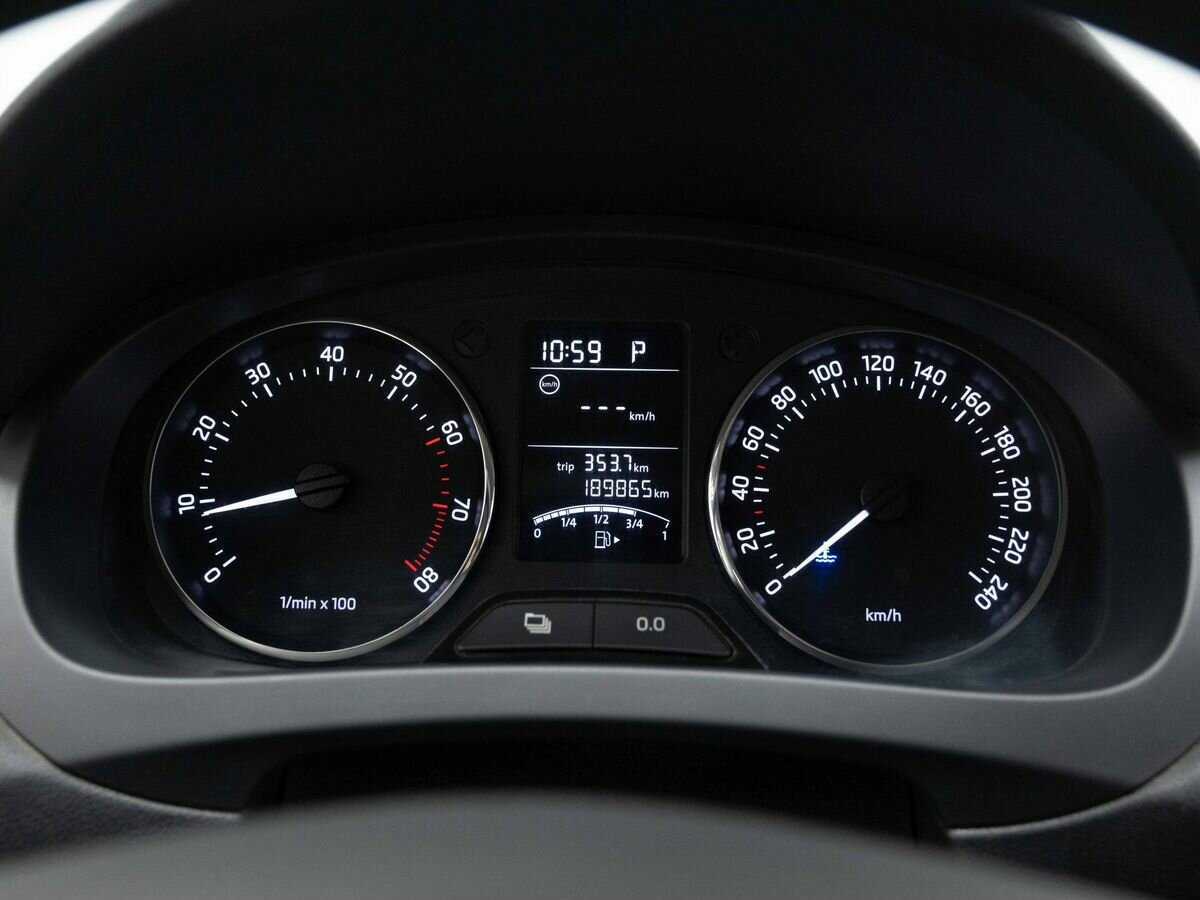 Б/У Шкода Рапид 2015 года. Фото: #14